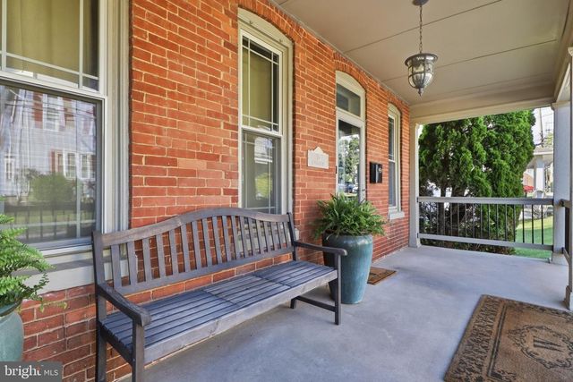 24 S FRANKLIN ST, Dallastown, PA 17313