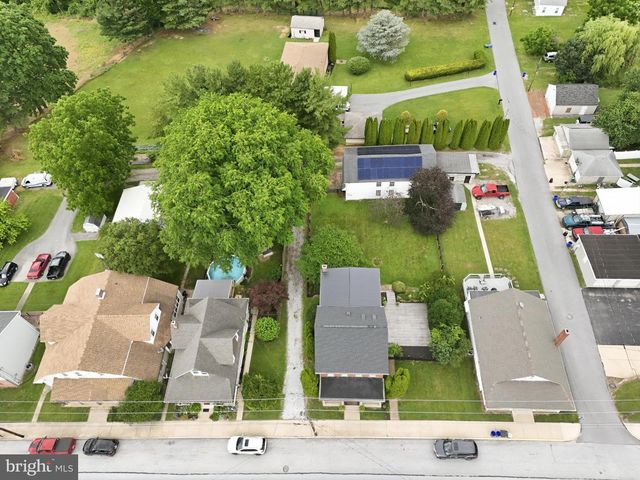 24 S FRANKLIN ST, Dallastown, PA 17313