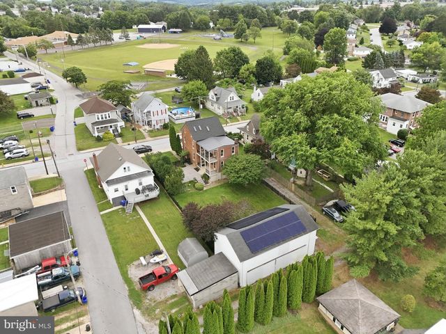 24 S FRANKLIN ST, Dallastown, PA 17313