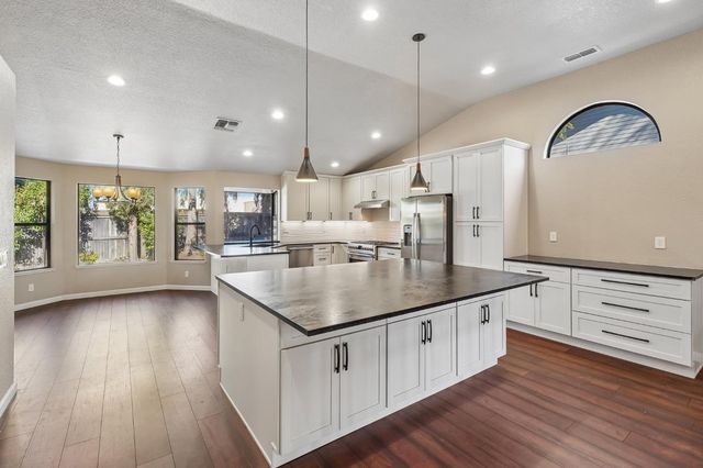 129 Chesterfield Way, Folsom, CA 95630