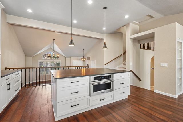 129 Chesterfield Way, Folsom, CA 95630
