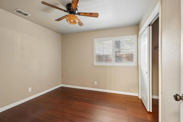 129 Chesterfield Way, Folsom, CA 95630