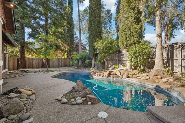 129 Chesterfield Way, Folsom, CA 95630