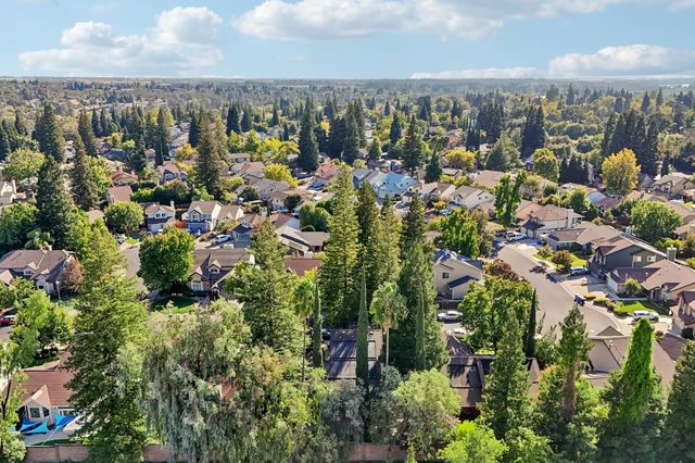 129 Chesterfield Way, Folsom, CA 95630