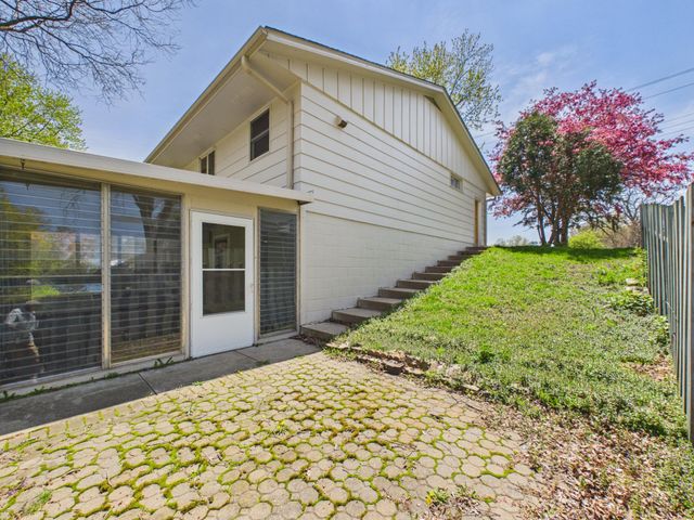 5212 W 70th Street, Edina, MN 55439