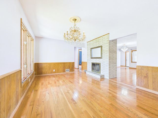 5212 W 70th Street, Edina, MN 55439