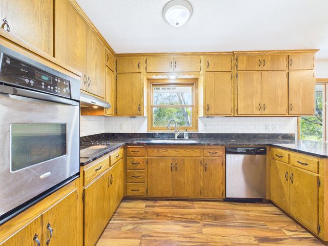 5212 W 70th Street, Edina, MN 55439