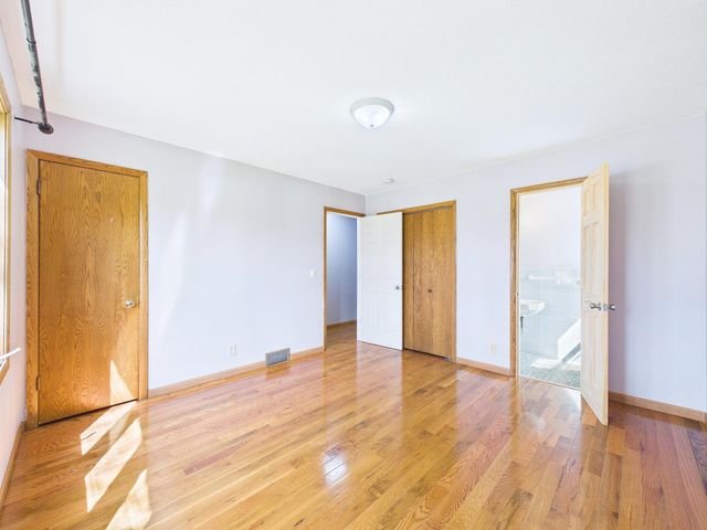 5212 W 70th Street, Edina, MN 55439