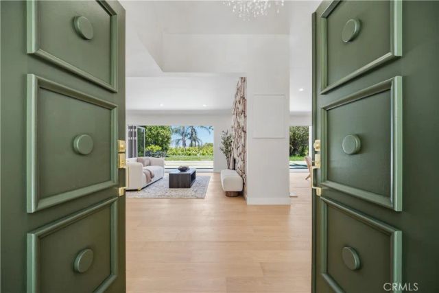 5932 Pat Avenue, Woodland Hills, CA 91367