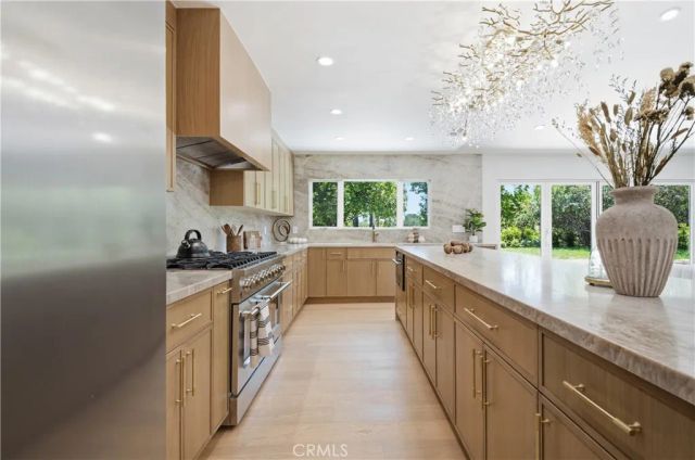 5932 Pat Avenue, Woodland Hills, CA 91367