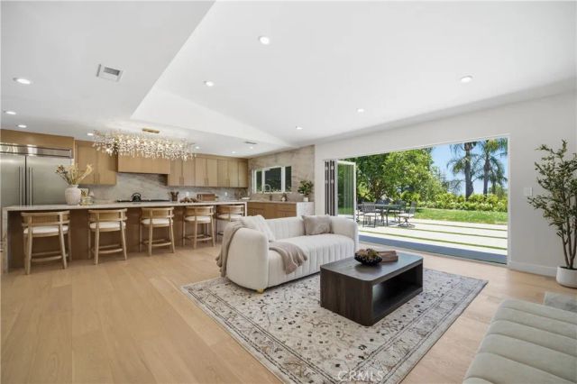 5932 Pat Avenue, Woodland Hills, CA 91367