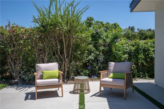 5932 Pat Avenue, Woodland Hills, CA 91367