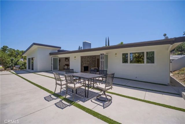 5932 Pat Avenue, Woodland Hills, CA 91367