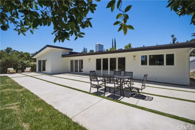 5932 Pat Avenue, Woodland Hills, CA 91367