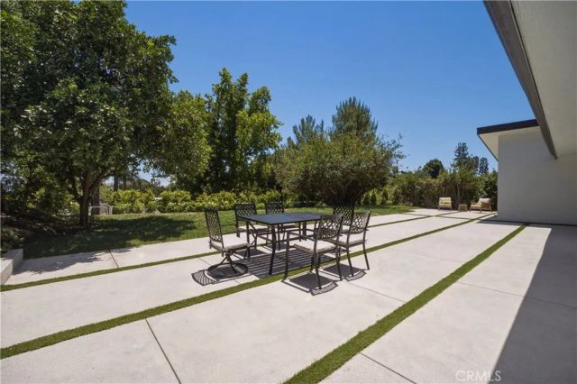 5932 Pat Avenue, Woodland Hills, CA 91367