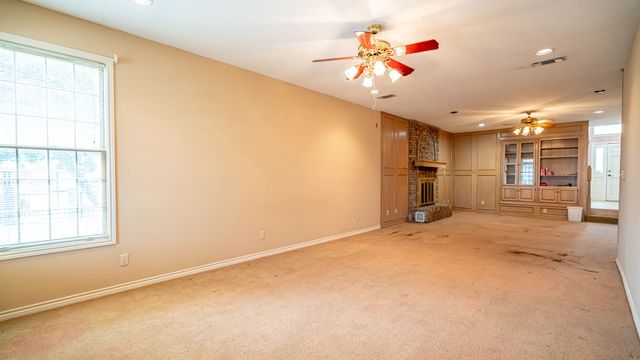 2401 Pebble Drive, Granbury, TX 76048