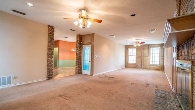 2401 Pebble Drive, Granbury, TX 76048