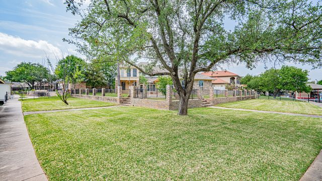 2401 Pebble Drive, Granbury, TX 76048