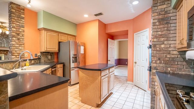2401 Pebble Drive, Granbury, TX 76048