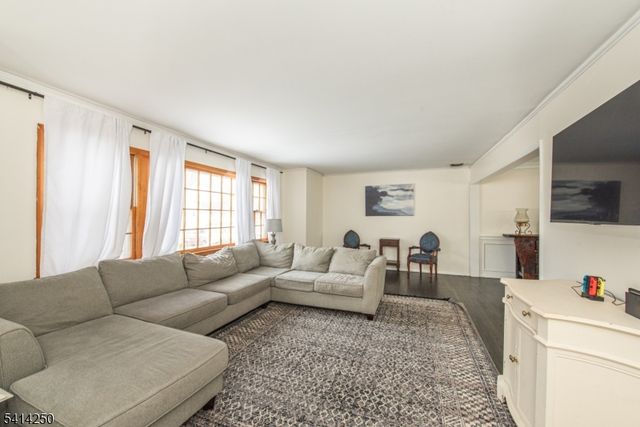 19 Mcneile Dr, Parsippany-troy Hills Twp., NJ 07054