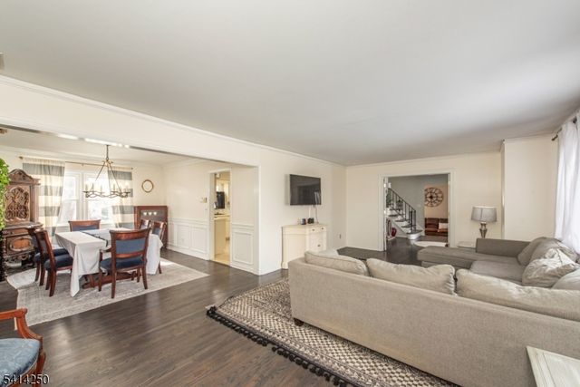 19 Mcneile Dr, Parsippany-troy Hills Twp., NJ 07054