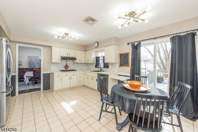 19 Mcneile Dr, Parsippany-troy Hills Twp., NJ 07054