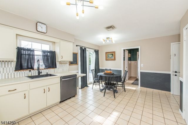 19 Mcneile Dr, Parsippany-troy Hills Twp., NJ 07054