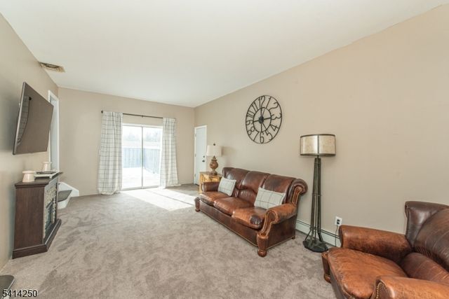 19 Mcneile Dr, Parsippany-troy Hills Twp., NJ 07054