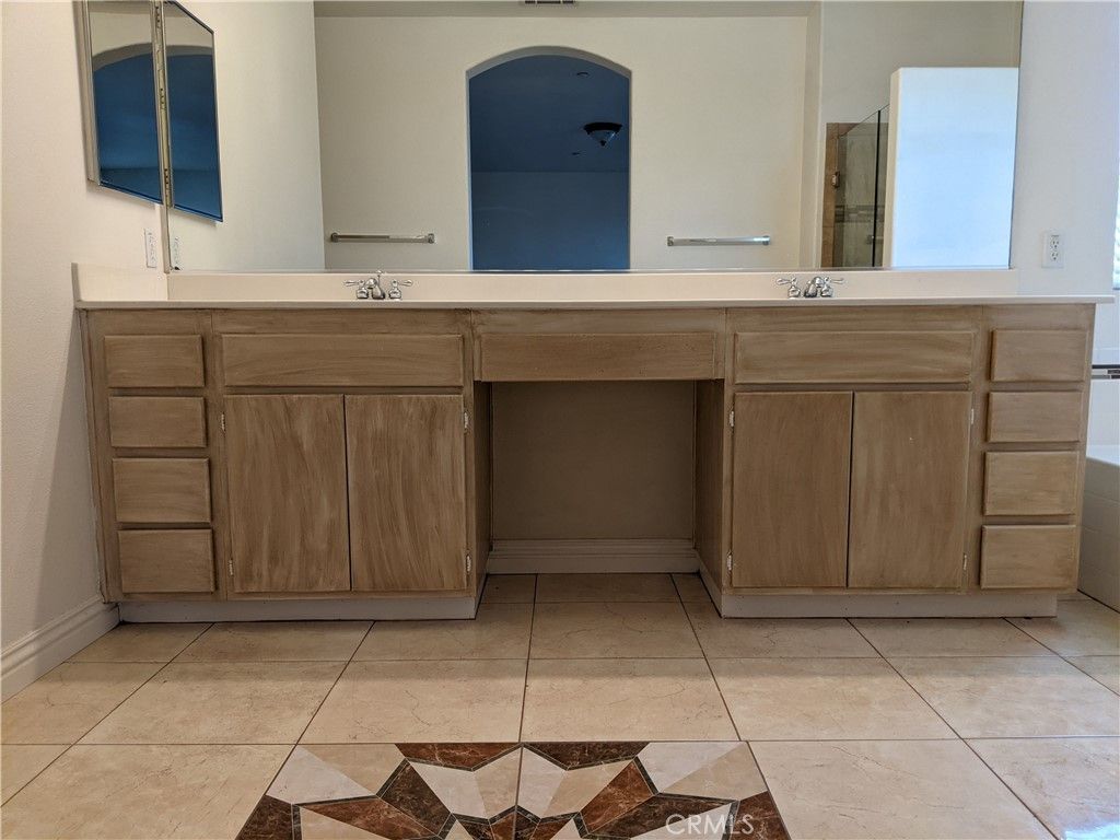 Image 12 of property listing at 15559 Sharon Court, Fontana, CA 92336