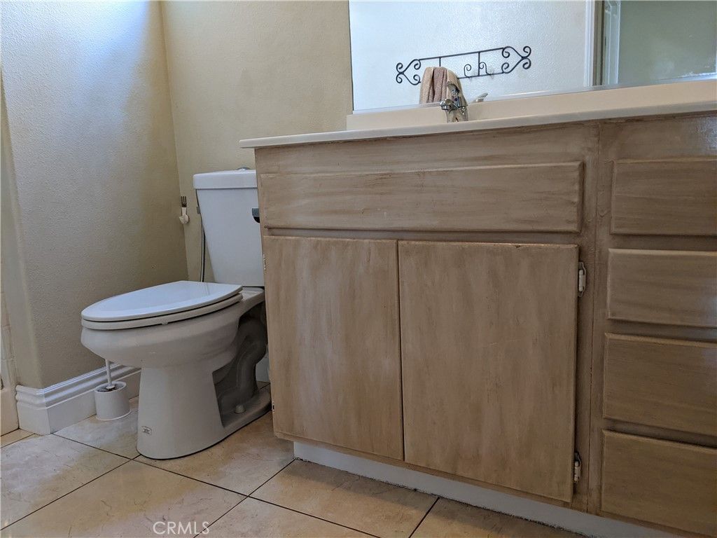 Image 21 of property listing at 15559 Sharon Court, Fontana, CA 92336