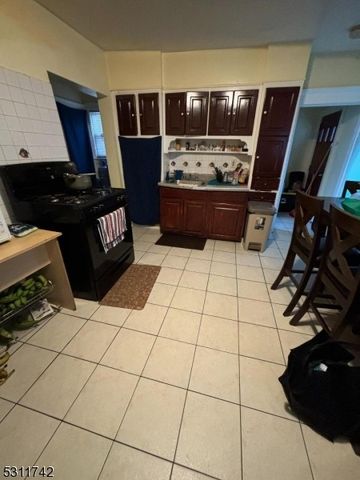498 Summer St, Paterson City, NJ 07501
