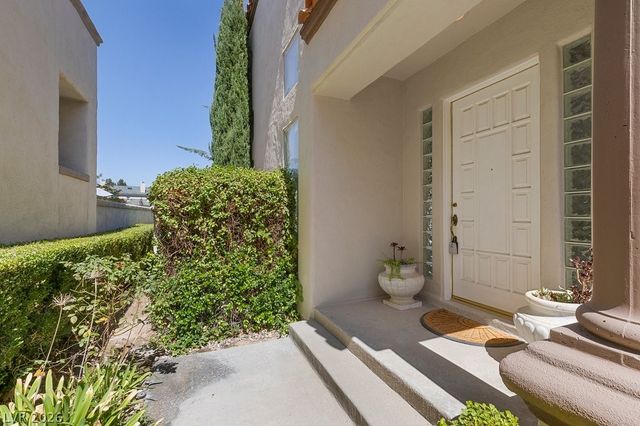 8188 Horseshoe Bend Lane, Las Vegas, NV 89113