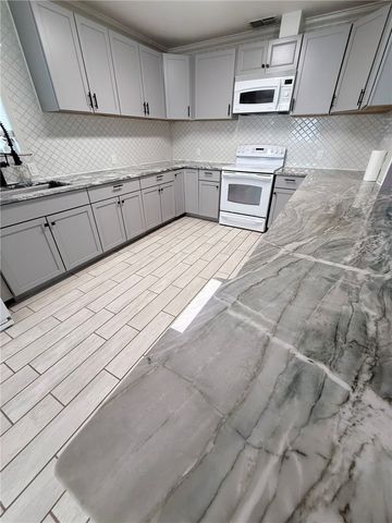 330 Breezeway Ave, Corpus Christi, TX 78404