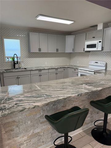 330 Breezeway Ave, Corpus Christi, TX 78404