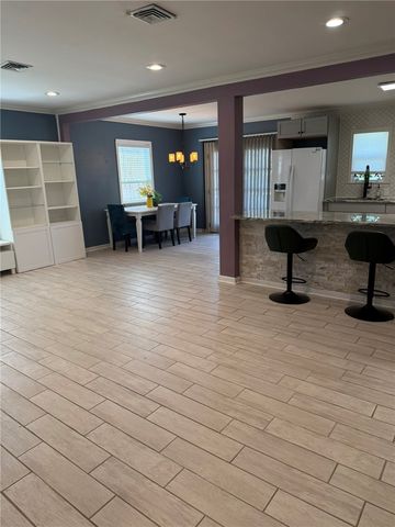 330 Breezeway Ave, Corpus Christi, TX 78404