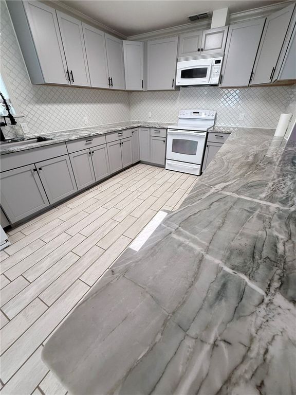 330 Breezeway Ave, Corpus Christi, TX 78404 — photo 5