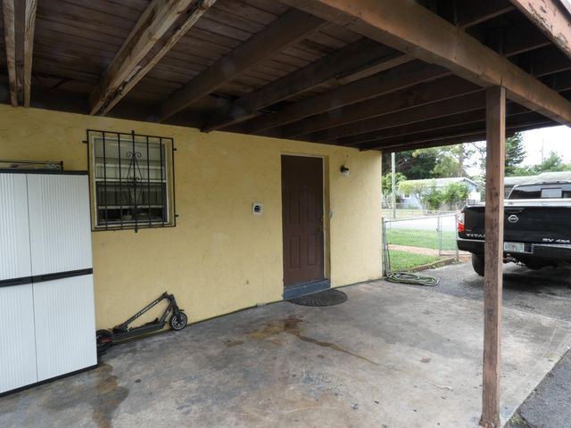 2350 NW 1st Street, Boynton Beach, FL 33435