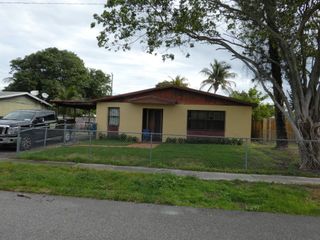 2350 NW 1st Street, Boynton Beach, FL 33435