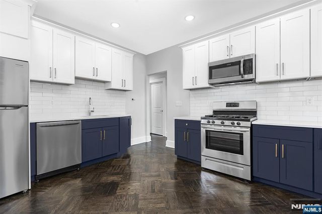 25 Waldo Avenue, Bloomfield, NJ 07003