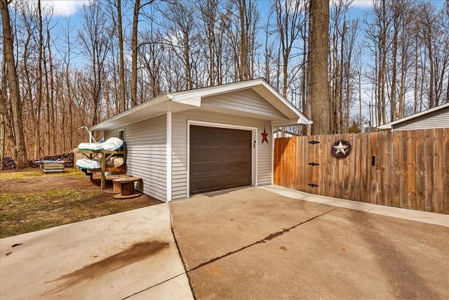 6633 Birch Shore Drive, Lakeview, MI 48850