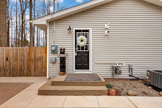 6633 Birch Shore Drive, Lakeview, MI 48850