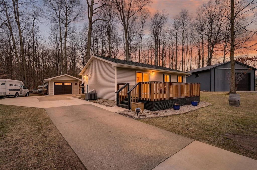 6633 Birch Shore Drive, Lakeview, MI 48850