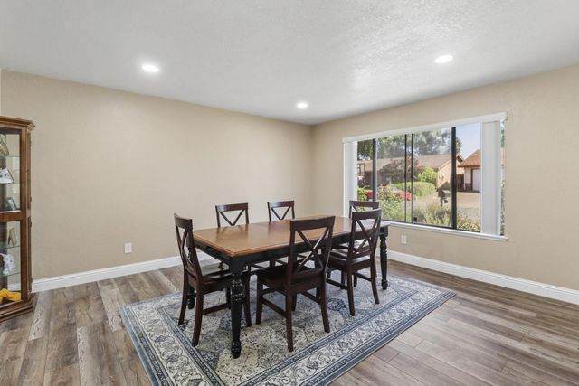 8951 Lansdowne Ct, Elk Grove, CA 95624