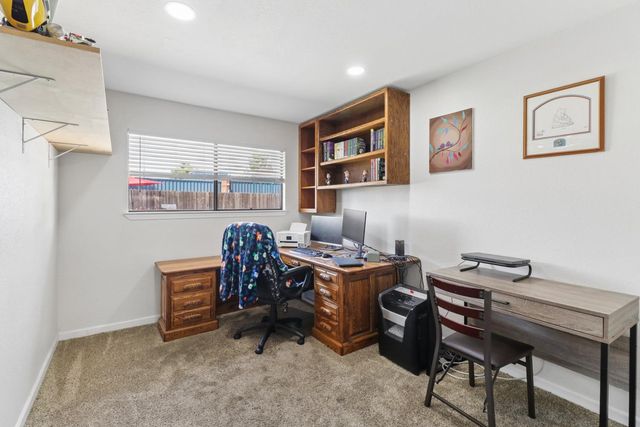 8951 Lansdowne Ct, Elk Grove, CA 95624