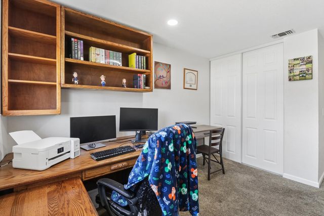8951 Lansdowne Ct, Elk Grove, CA 95624