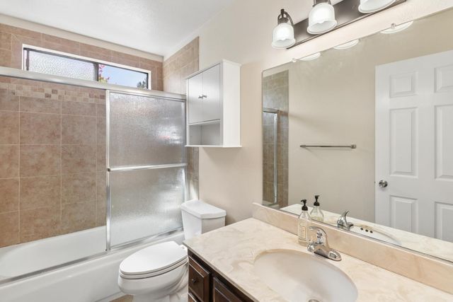 8951 Lansdowne Ct, Elk Grove, CA 95624