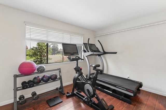 8951 Lansdowne Ct, Elk Grove, CA 95624