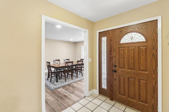 8951 Lansdowne Ct, Elk Grove, CA 95624