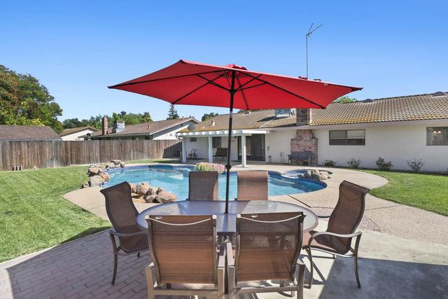 8951 Lansdowne Ct, Elk Grove, CA 95624