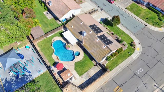 8951 Lansdowne Ct, Elk Grove, CA 95624